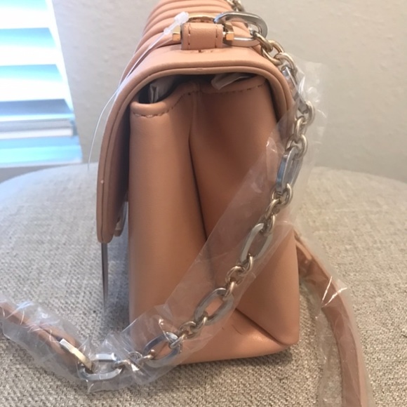 NWT TOPSHOP purse w/ chain strap and seashell closure - Picture 3 of 8